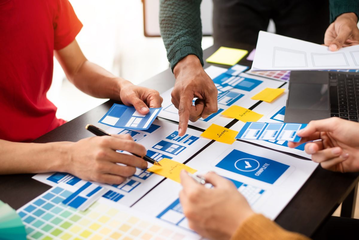 Equipo de Necesito una Página, agencia de diseño web en Cali